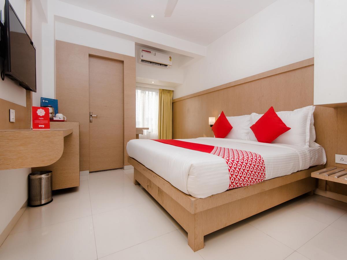 Oyo 13089 Hotel Gold Crest 나비뭄바이 외부 사진