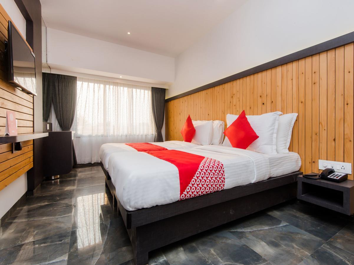 Oyo 13089 Hotel Gold Crest 나비뭄바이 외부 사진