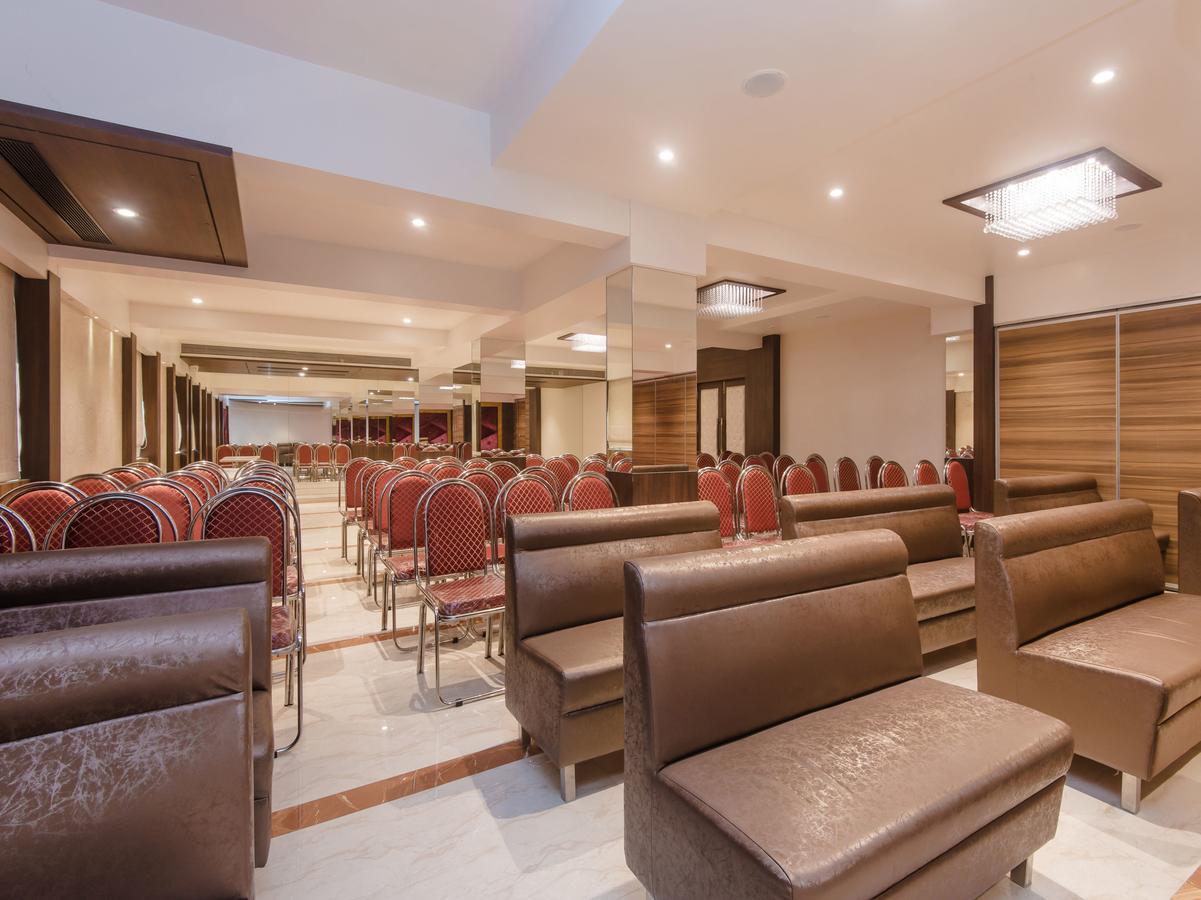 Oyo 13089 Hotel Gold Crest 나비뭄바이 외부 사진