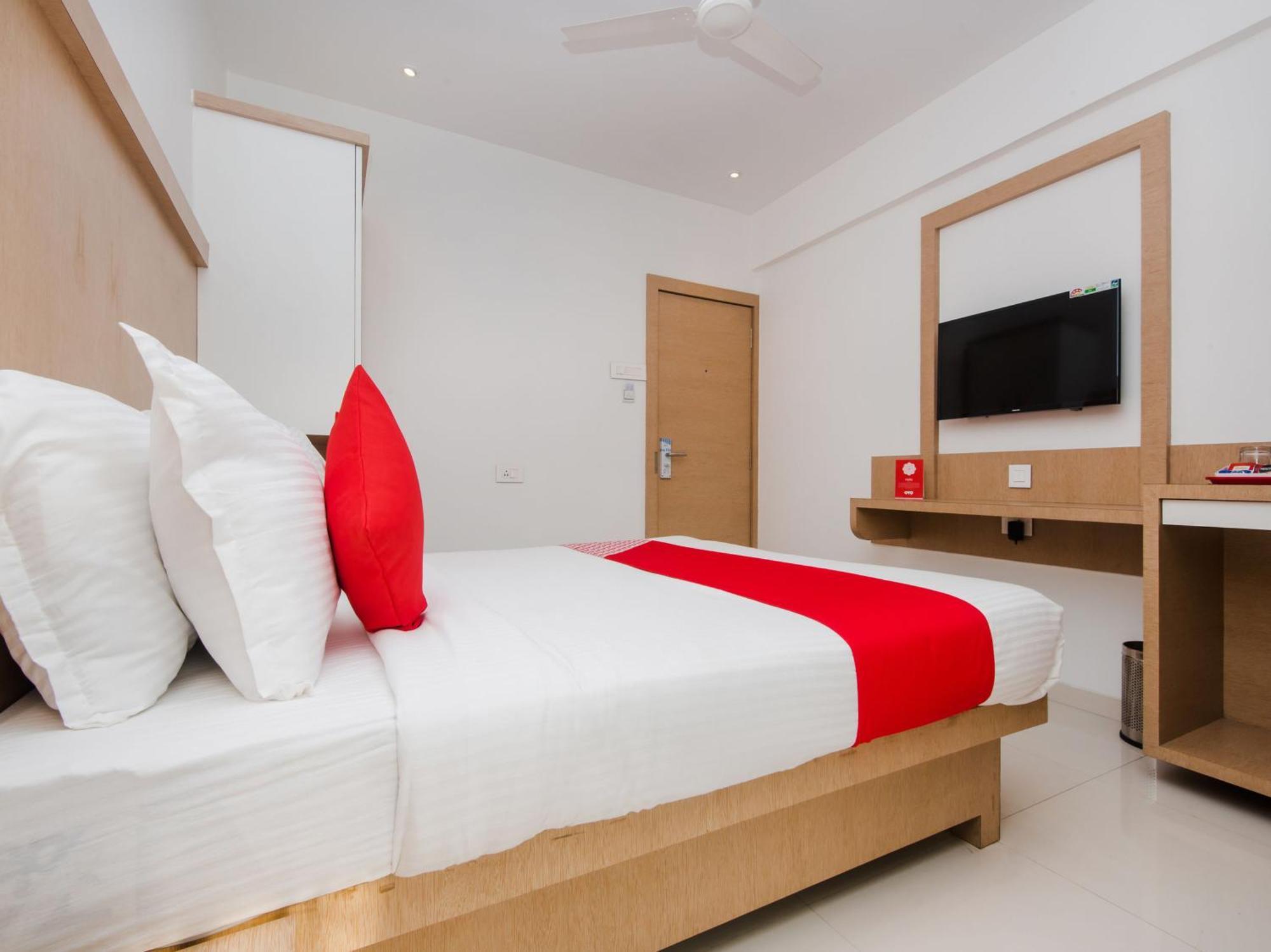 Oyo 13089 Hotel Gold Crest 나비뭄바이 외부 사진
